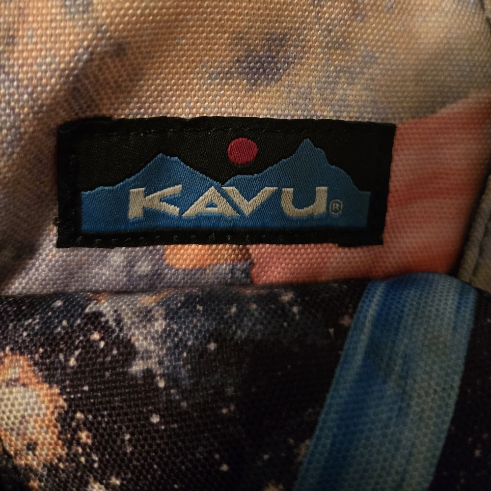 RARE pattern Kavu sling bag and tri-fold wallet - Picture 5 of 13